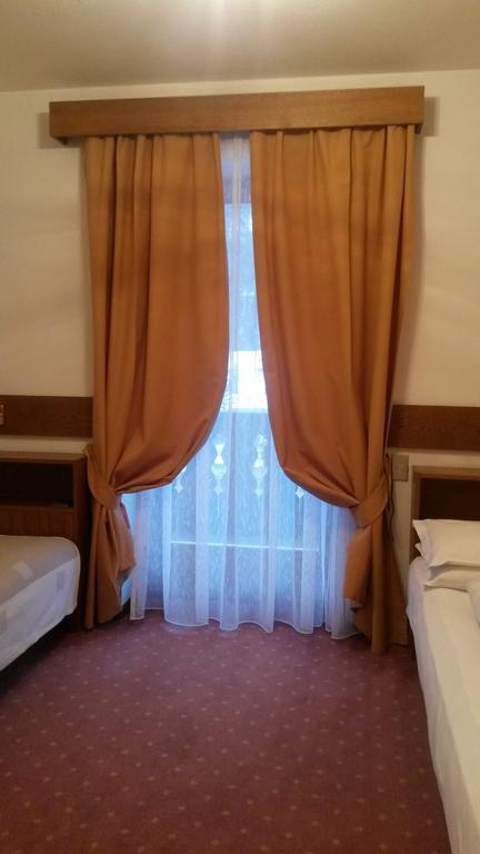 Garni Sayonara Bed & Breakfast San Vigilio Di Marebbe Room photo
