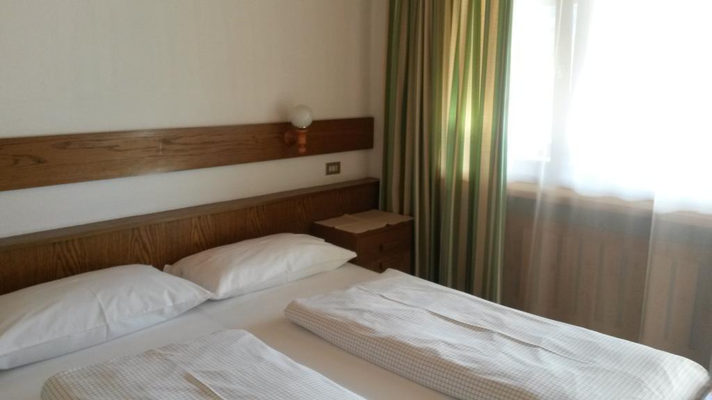 Garni Sayonara Bed & Breakfast San Vigilio Di Marebbe Room photo